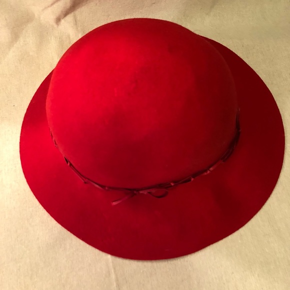 Wide brim Cloche Vintage circular design, clean-lined felt 100% Wool RED HAT - Picture 5 of 6
